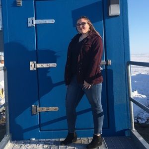 Meet your Posher, Lena